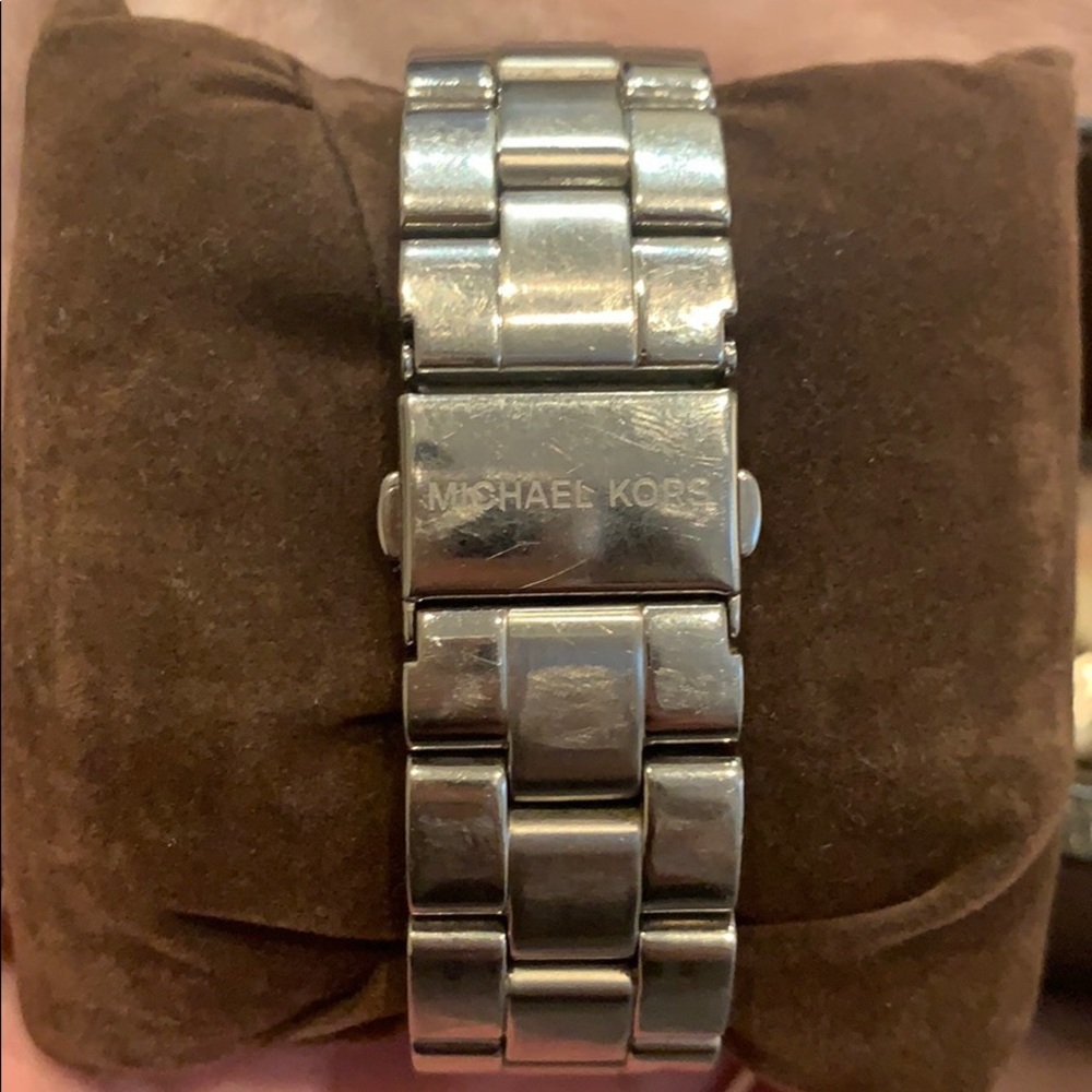 Michael Kors silver watch - Picture 2 of 2